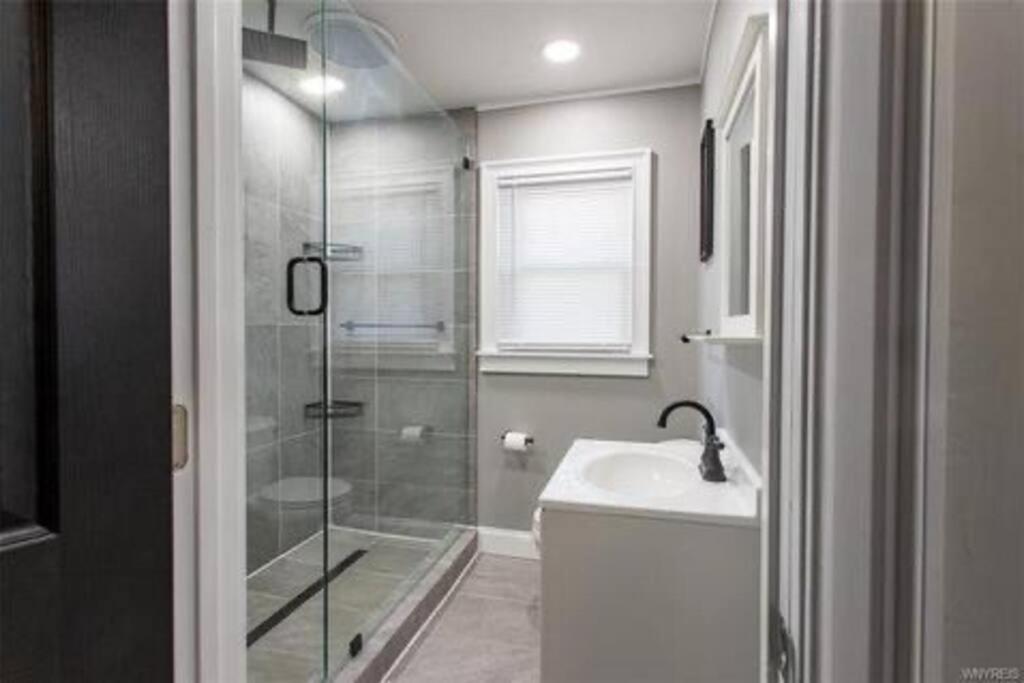 Home Away From Home On Lasalle - 3 Bd 2 Bth Slps 6 Niagara Falls Exterior foto